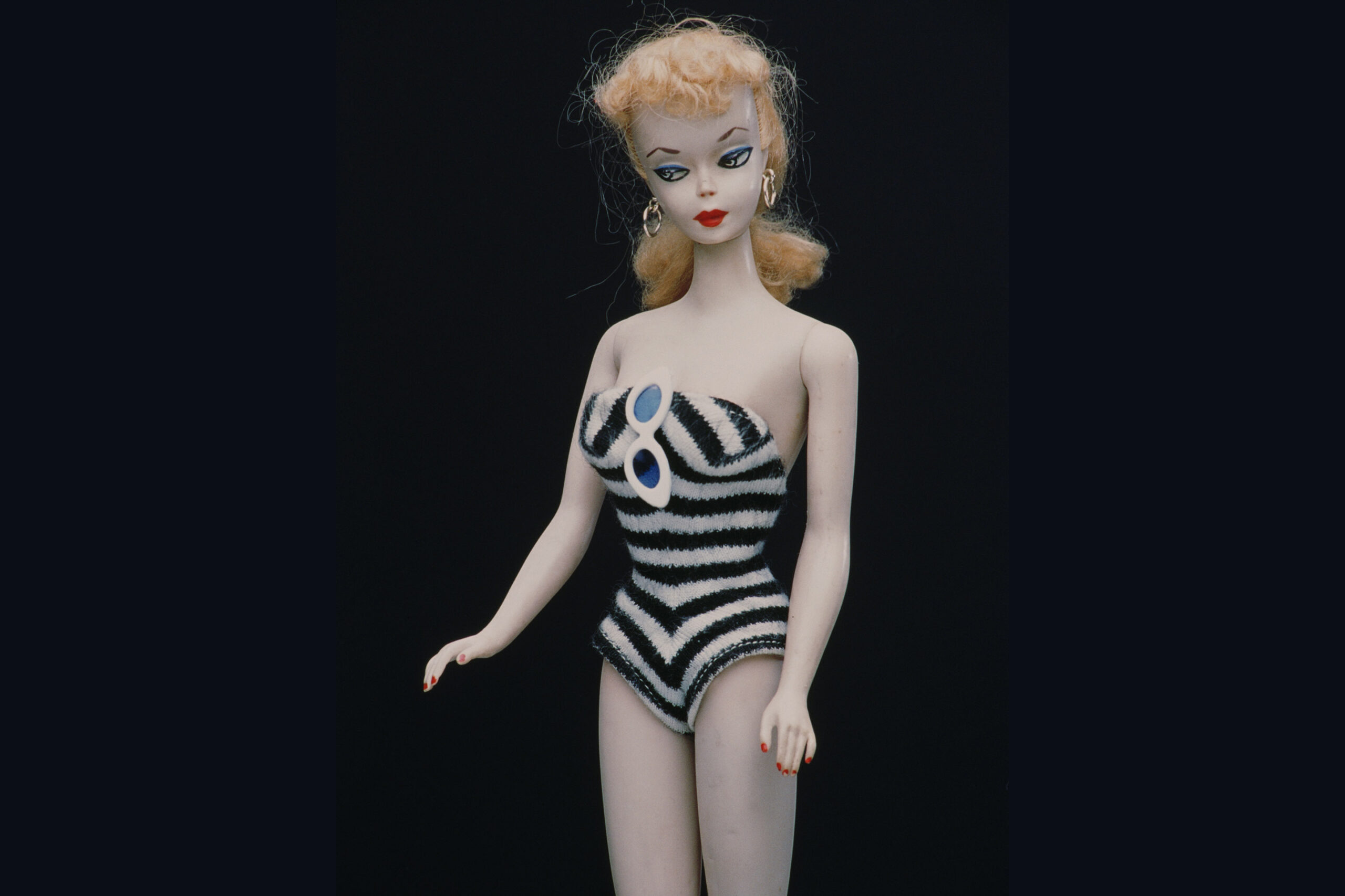 Ensimmäinen, vuonna 1959 julkistettu Barbie-nukke.