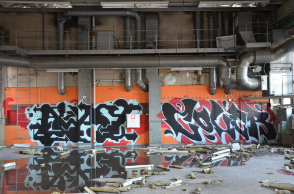 Graffiti työväenluokan raunioilla