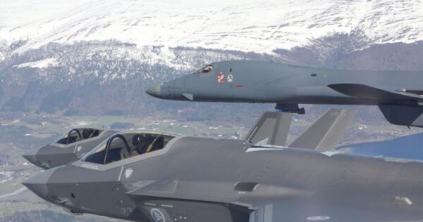 Air-Force-B1-bombers-fly-with-Norway-and-Sweden-forces-2