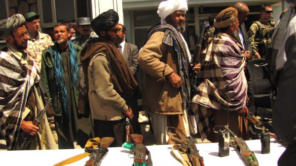 former-taliban-fighters-return-arms