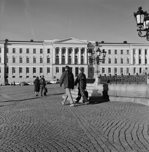 Lyhyesti: Helsingin yliopiston humanistinen tiedekunta ei muuttanut teatteritieteen asemaa