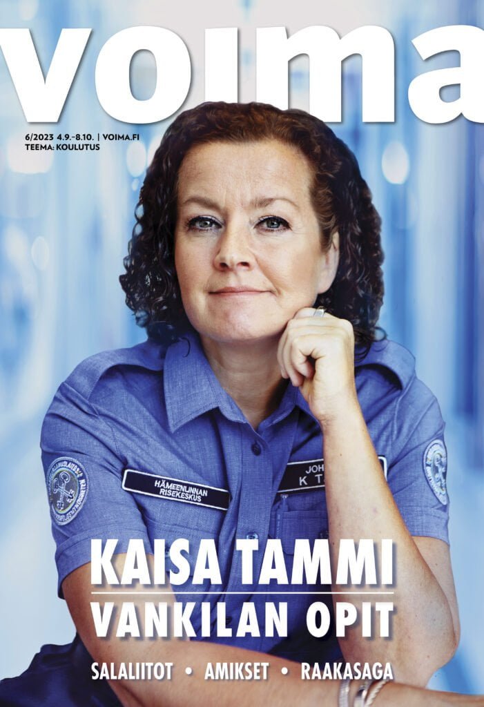 Voiman kannessa Kaisa Tammi, tekstit "Kaisa Tammi, vankilan opit", "salaliitot", "amikset", "raakasaga"