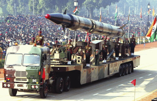 Agni-II_missile_(Republic_Day_Parade_2004)