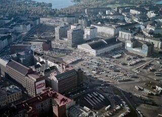 Kamppi, keskellä Autotalo ja Tennispalatsi.