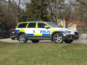 2048px-volvo-xc70-swedish-police-car