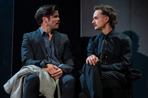 Kansallisteatterin Angels in America osoittaa, että taitavissa käsissä hyvä teksti kantaa yli ajan ja paikan 54041061127-2e990af6ed-k