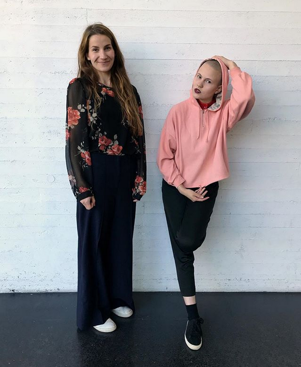 Ilmastokirkon perustajajäsenet Laura Halonen ja Ronja Louhivuori. KUVA: Katri Naukkarinen 