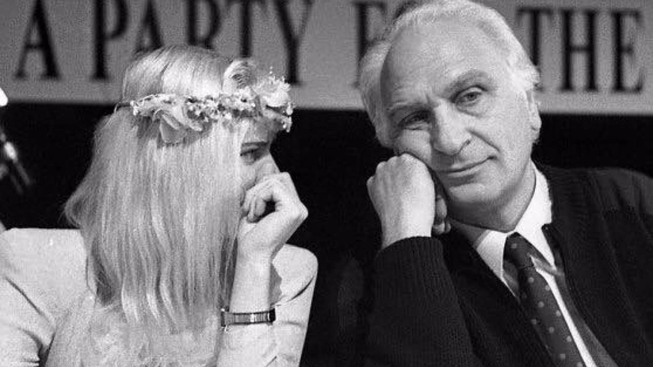 Ilona Staller ja Italian radikaalipuolueen puheenjohtaja Marco Pannella.
