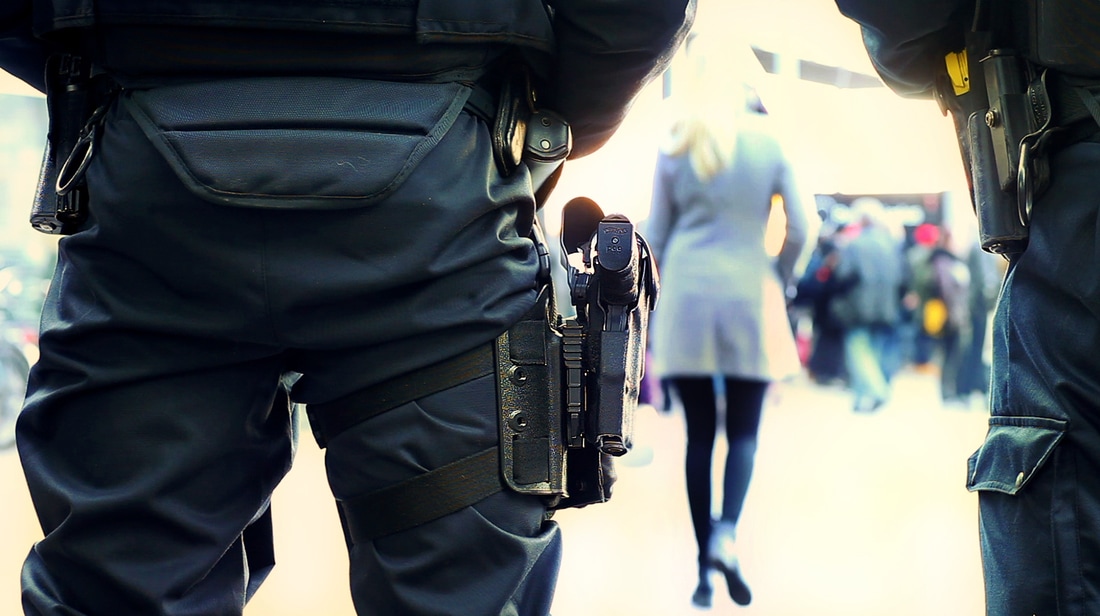 Poliisi on ystävä aina silloin kun poliisi ei ole ystävä.