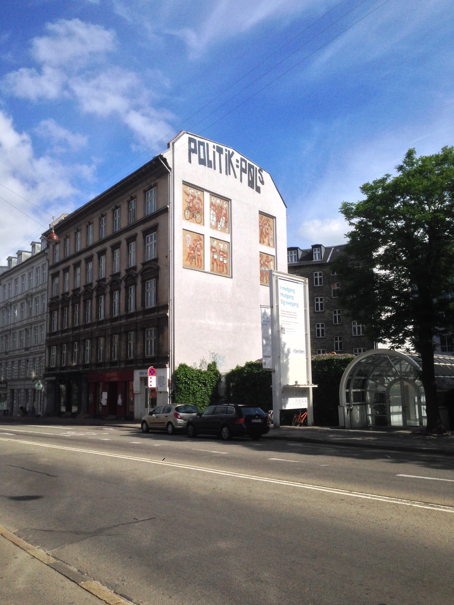 "Politiikka = makkara". Tanskassa politiikka ja makkara kietoutuvat yhteen. 