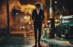 Bob Dylanin alku-urasta kertova A Complete Unknown kertoo enemmän ajasta kuin itse henkilöstä – ja onnistuu siinä todella hyvin completeunknown