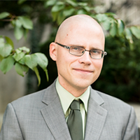 Tekstin kirjoittaja Johannes Urpelainen on ympäristö- ja energiapolitiikan professori ja ohjelmajohtaja Johns Hopkins -yliopistossa Yhdysvalloissa, sekä Initiative for Sustainable Energy Policy (ISEP) -ohjelman perustaja ja johtaja.
