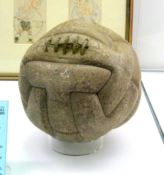960px-1930_World_Cup_Final_Ball_Uruguay