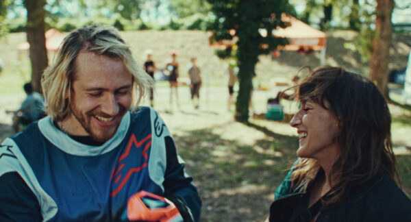 Jonain päivänä ranskalainen elokuva lähtee rekalla maalle Partir_Un_Jour_photo2_copyright_2025_TopshotFilms-LesFilmsduWorso-PathéFilms_France3Cinéma (1)