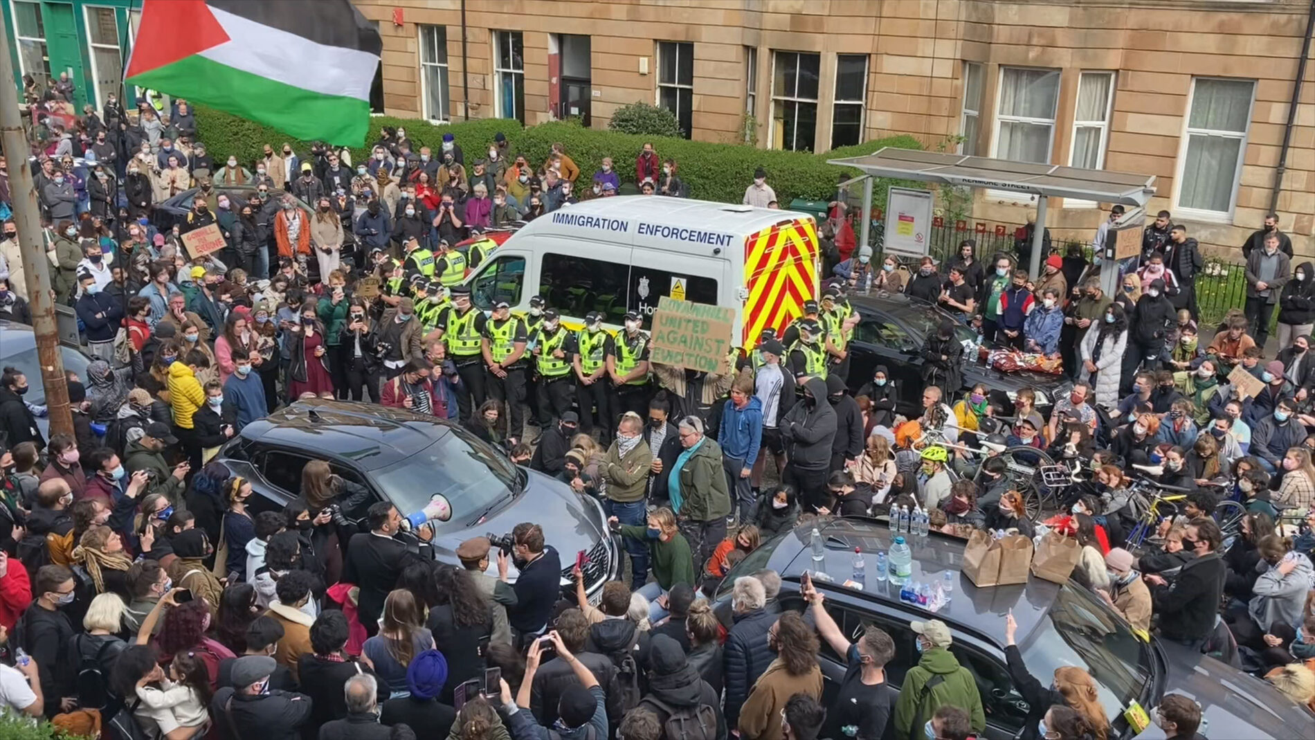 Protesteja, joikua, kuohuja olutlasissa ja korruptiota valkokankaalla