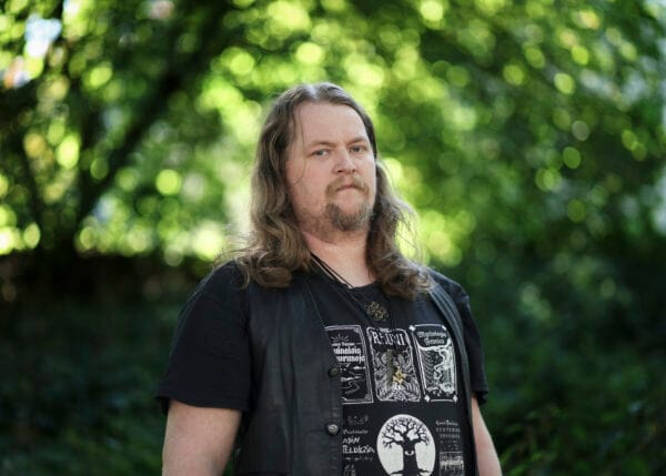 Otetaan suomalaisuuden symbolit takaisin natseilta, Juha Jyrkäs kehottaa