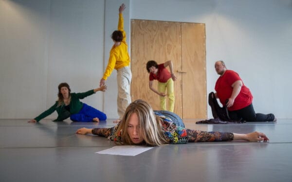 Liisa Pentti +Co: Zone Critique Liisa Pentti +Co: Zone Critique