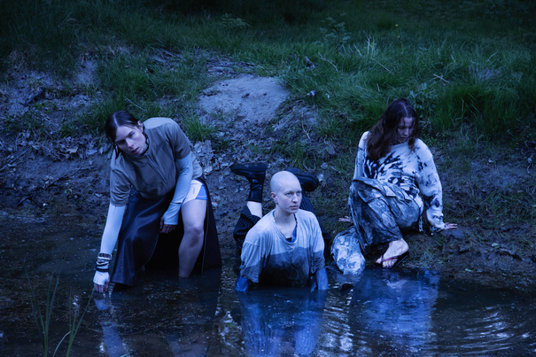Avoimet harjoitukset: Tuija Lappalainen: Nowhere is left untouched by its dark presence